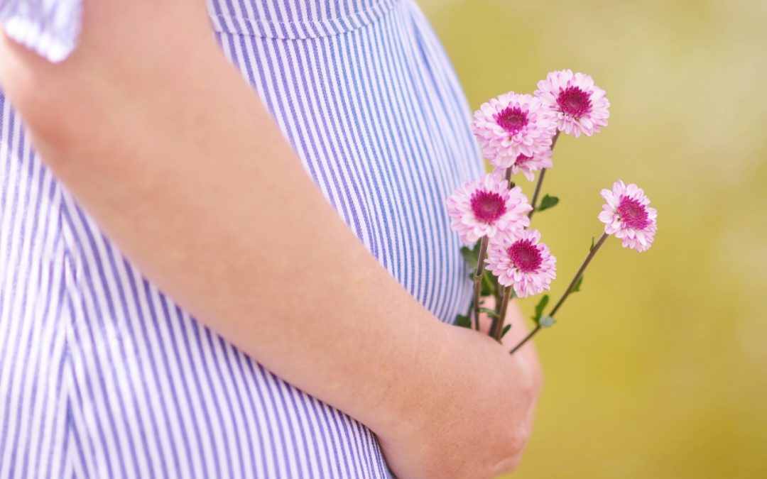 Kiedy pojawiają się początkowe objawy ciąży?
